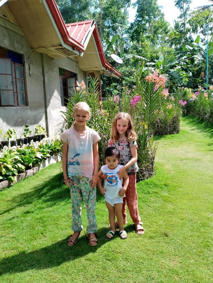 Lhoyjean Garden Hostel Batuan 외부 사진