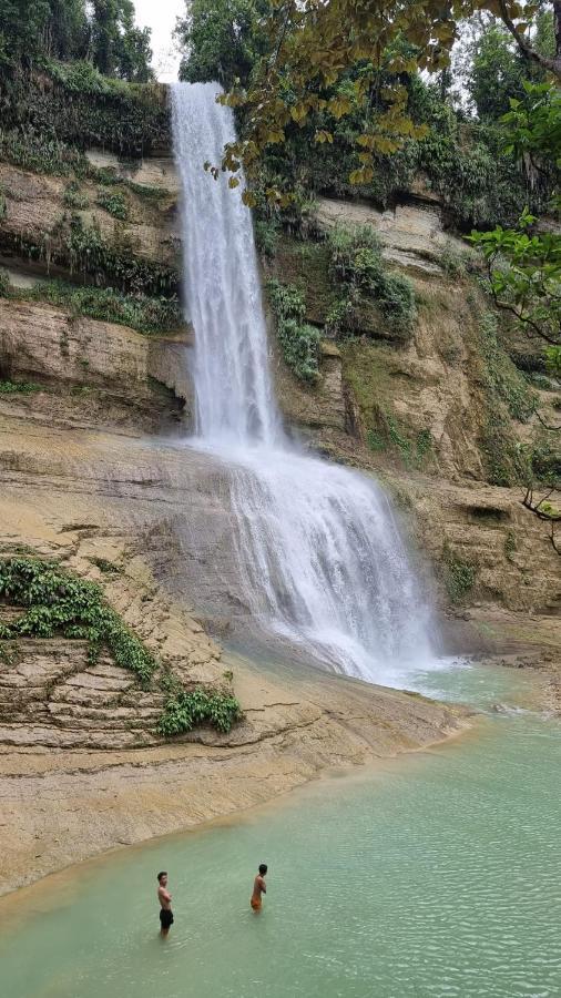 Lhoyjean Garden Hostel Batuan 외부 사진