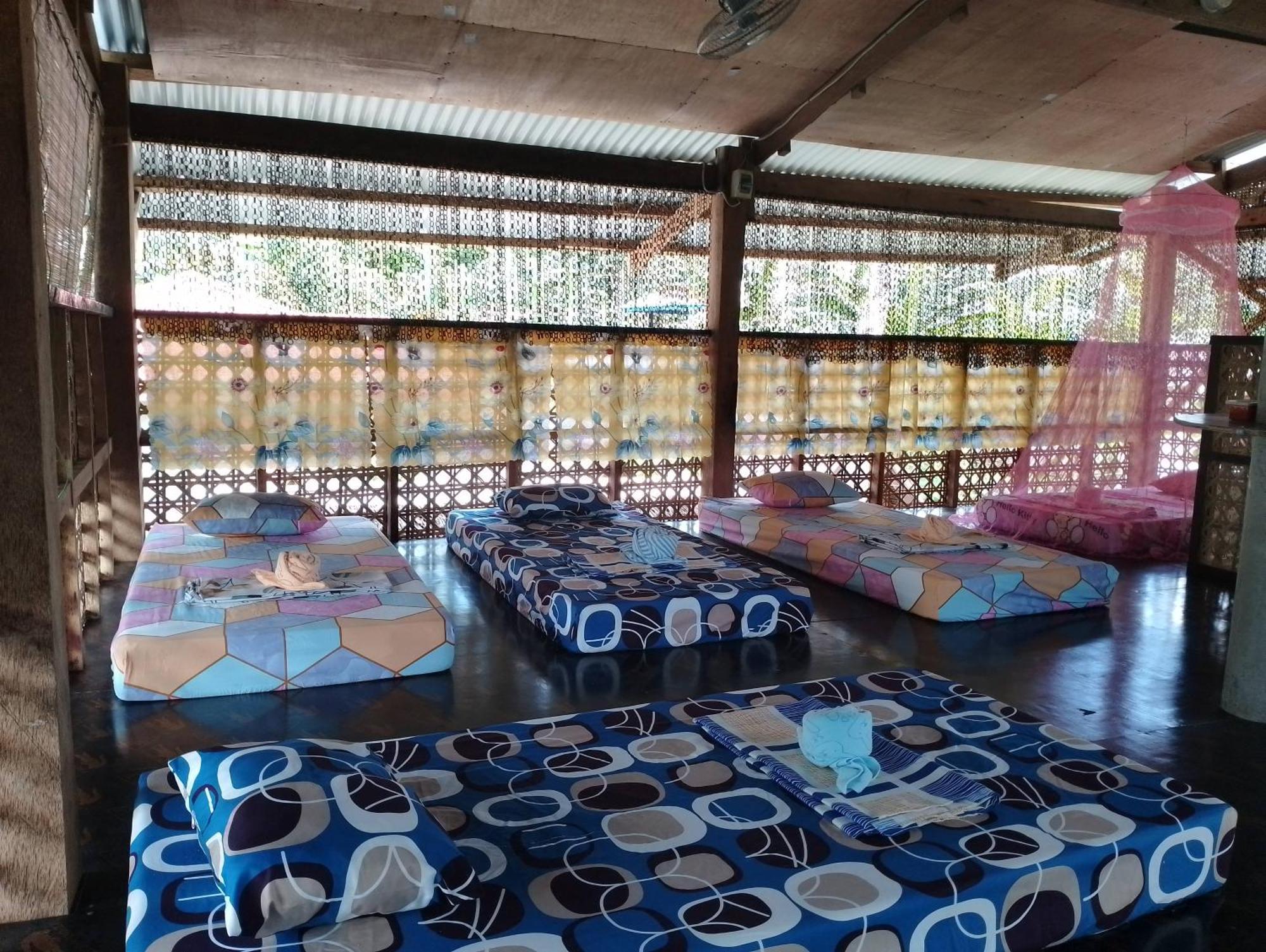 Lhoyjean Garden Hostel Batuan 외부 사진