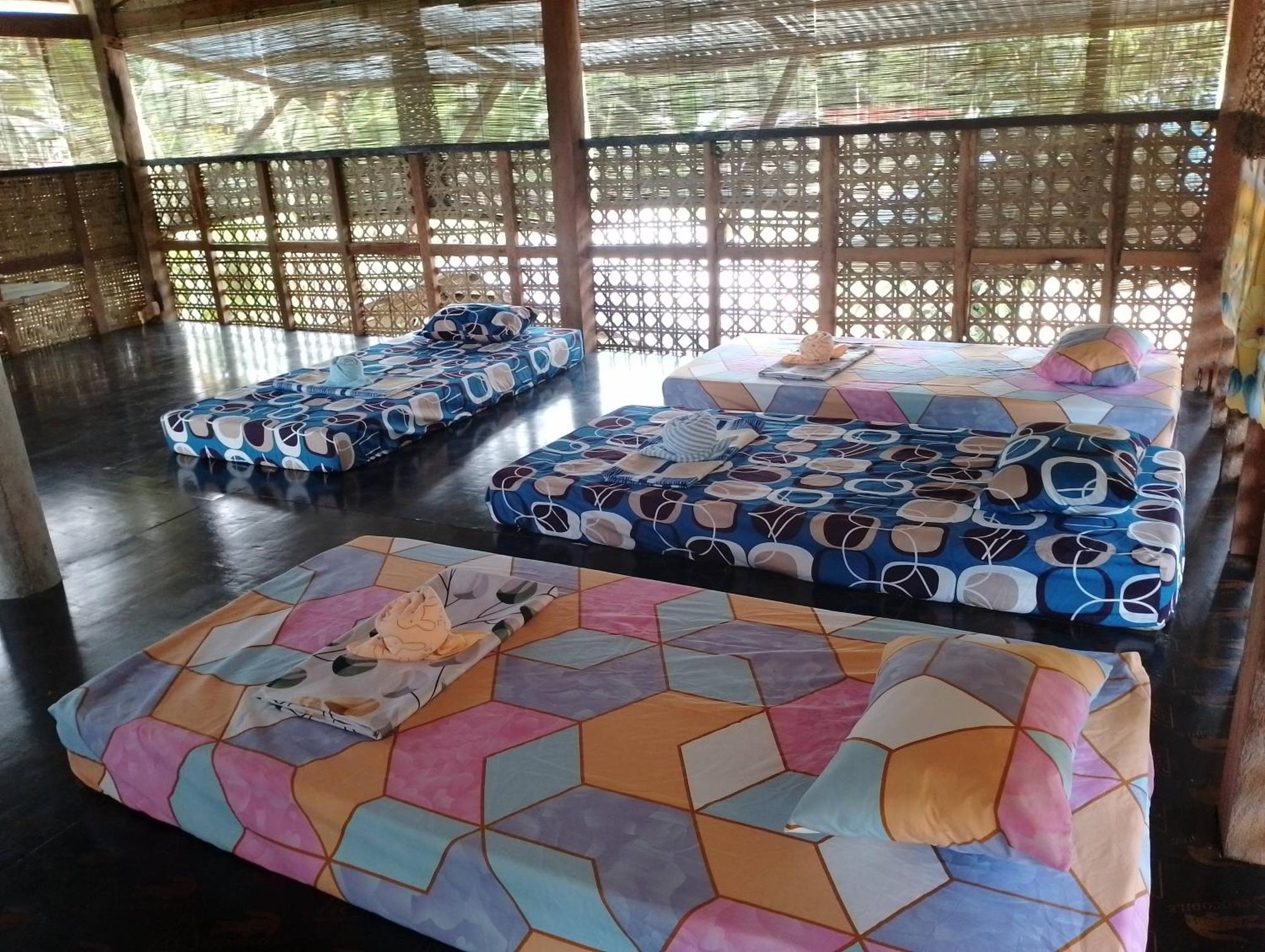 Lhoyjean Garden Hostel Batuan 외부 사진