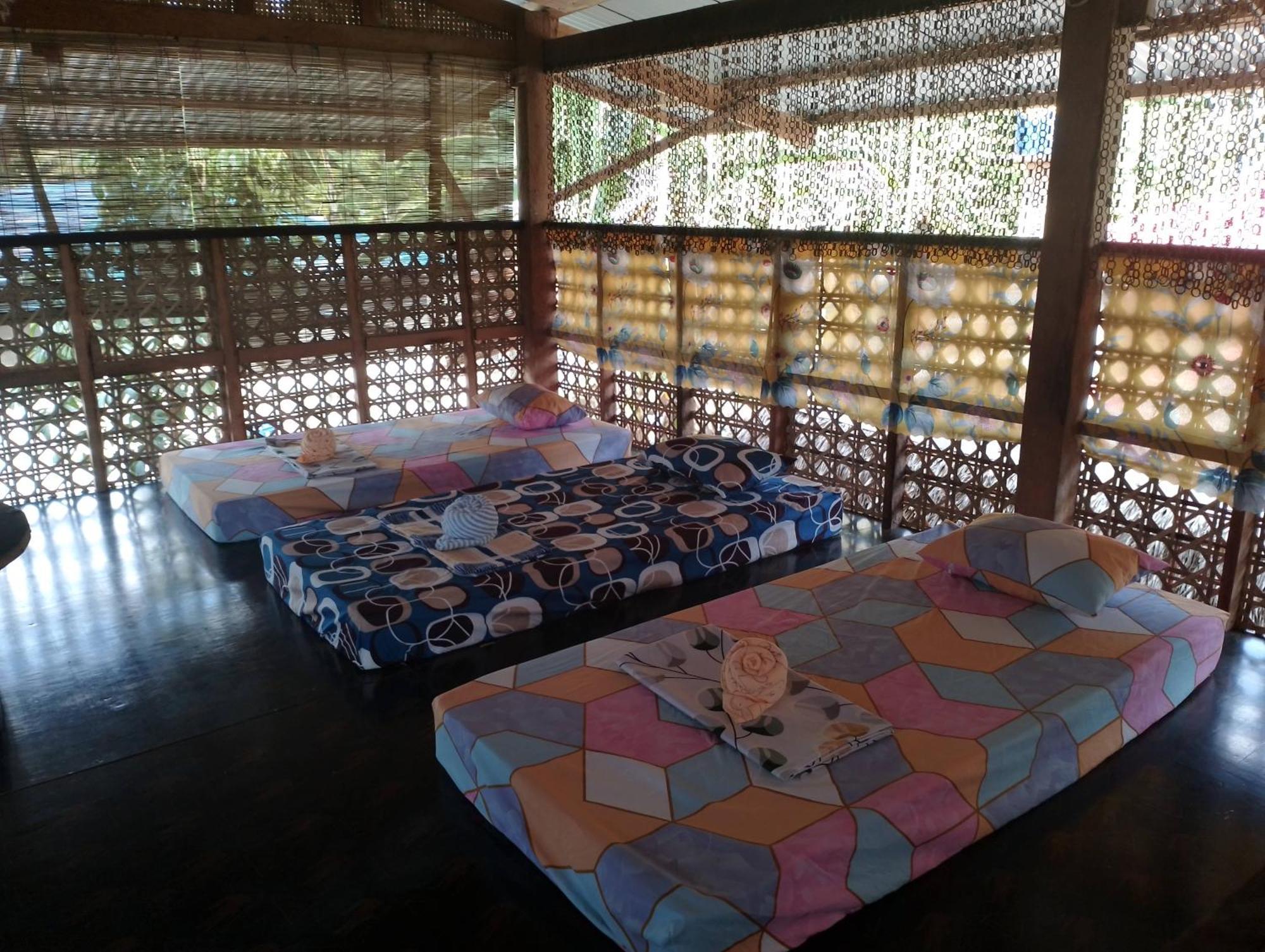 Lhoyjean Garden Hostel Batuan 외부 사진