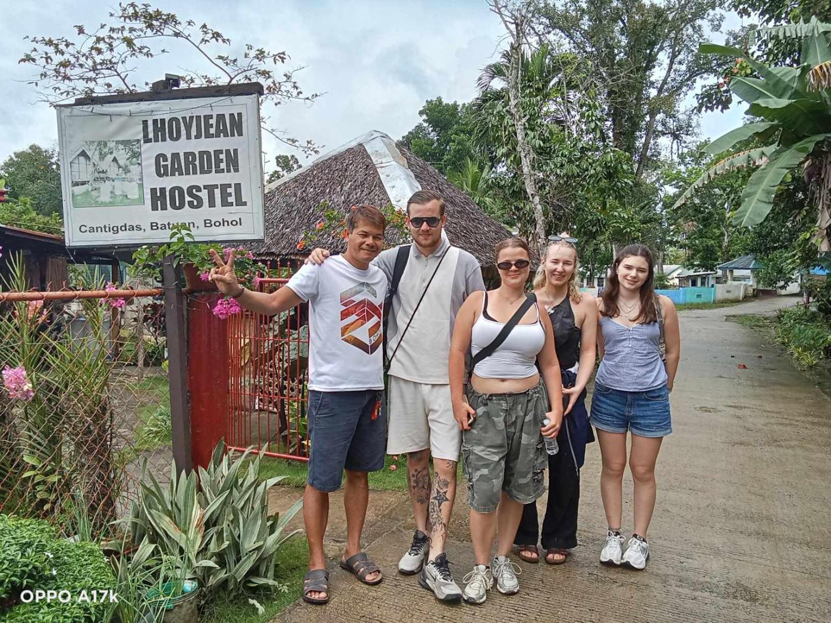 Lhoyjean Garden Hostel Batuan 외부 사진